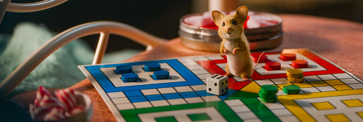 Un topolino sotto l'albero